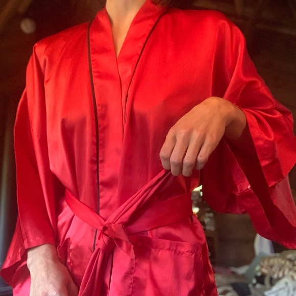 Satin Red Robe - Picture 1 of 4